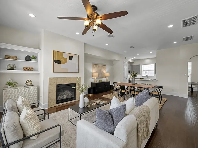 1701 Summer St — Photo 1