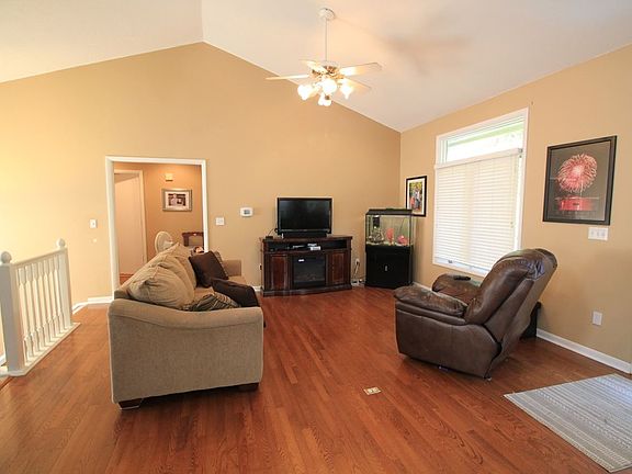 3rd image of 2220 N Gentry Ln