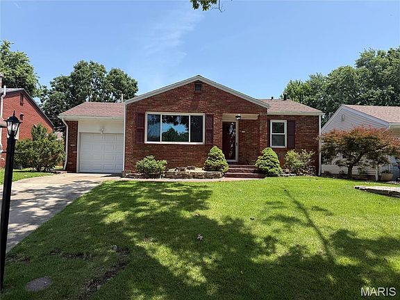 2nd image of 310 Lindenwood Blvd