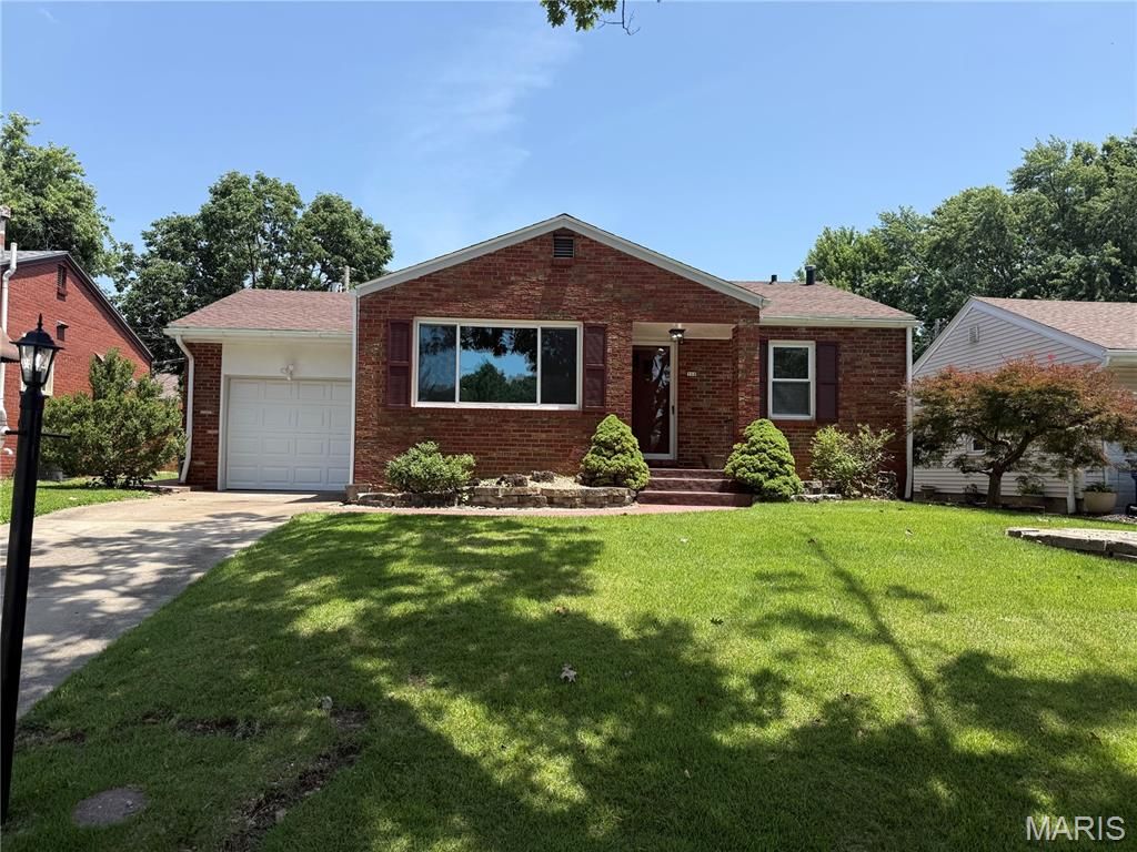 310 Lindenwood Blvd, Alton, IL - View 2