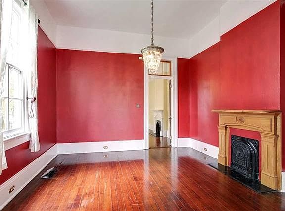 4th image of 229 Bermuda St