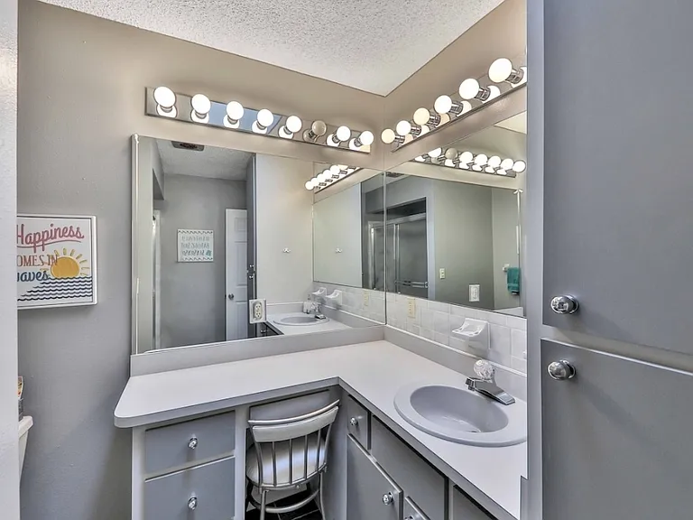1371 Talbott Cir — Photo 15
