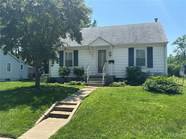 206 Hollow Ave, Jerseyville, IL 62052