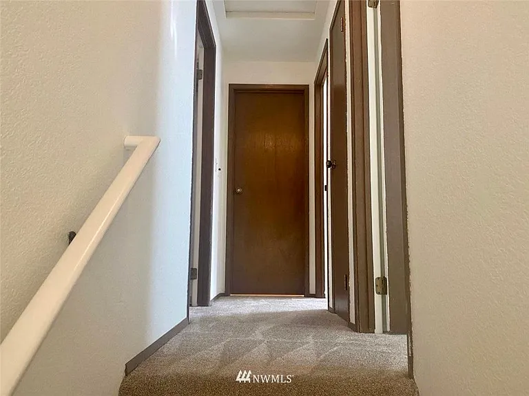 2708 NE 4th Ct — Photo 8