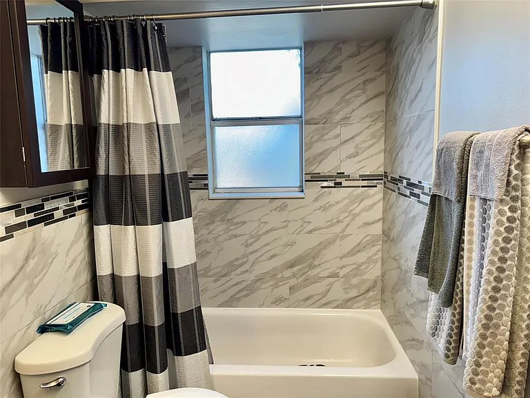 1800 SW 81st Ave #1307 — Photo 20