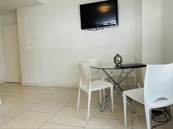 5th image of 1502 Jefferson Ave #1