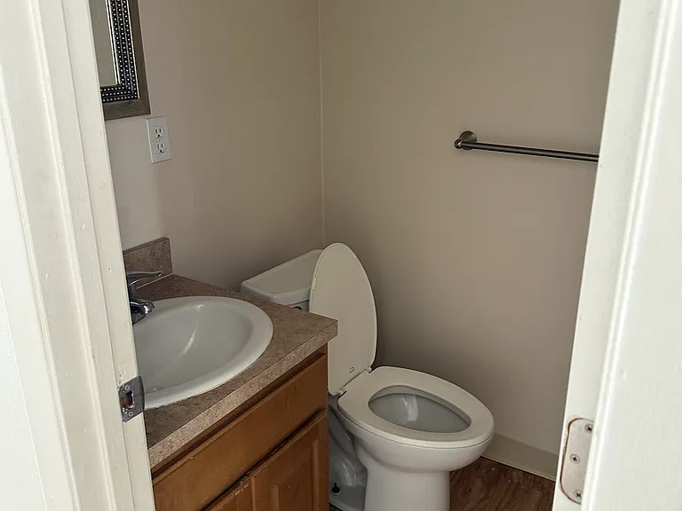 Pleasant Valley Apartments — Photo 45