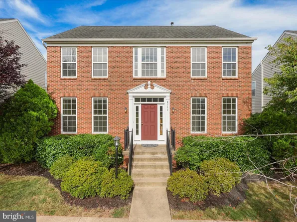 6713 Selbourne Ln, Gainesville, VA 20155