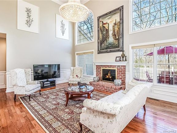 4th image of 330 Paxton Way