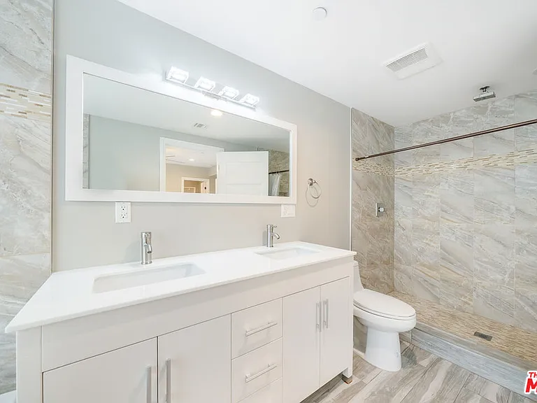 1357 Seward St — Photo 24