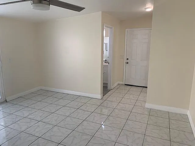 8624 Lilienthal Ave — Photo 26