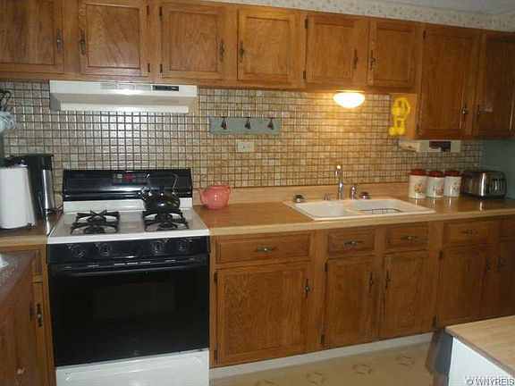 5th image of 65 Woodgate Dr