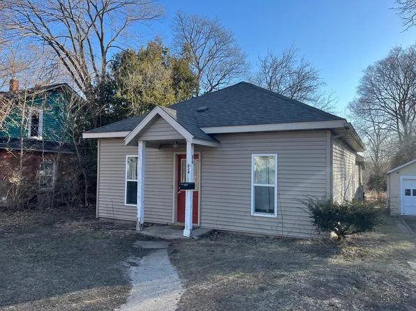 824 S Lafayette St, Greenville, MI 48838