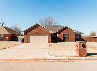 133 N Lockeport Dr, Edmond, OK 73003