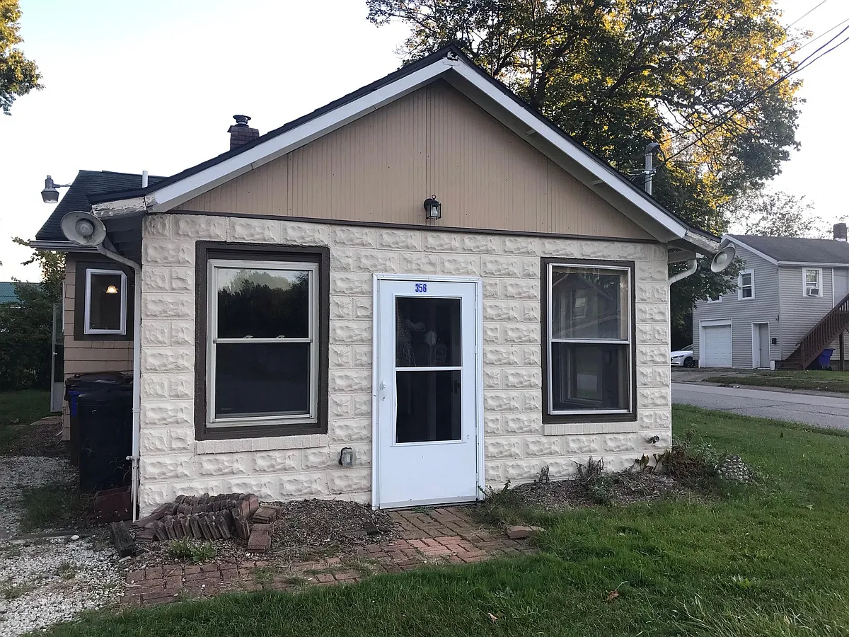 Building Photo - 356 Cherry St