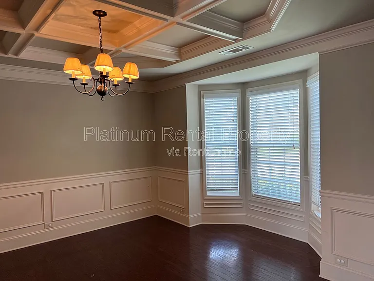 4770 Leatherstone Way — Photo 4
