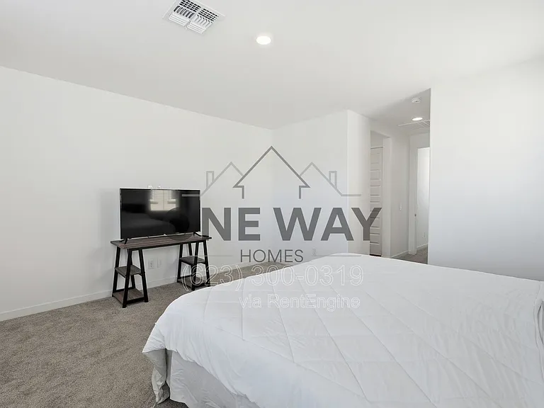10204 E Ulysses Ave — Photo 14