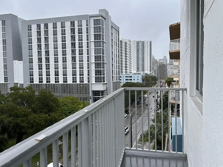 Vista del Rio Apartments — Photo 38