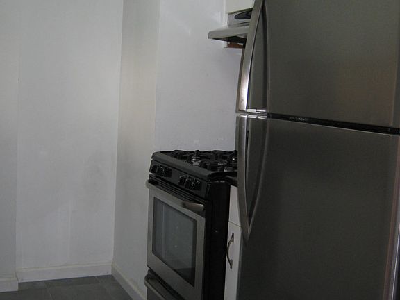 4th image of 376 Broadway APT 12A