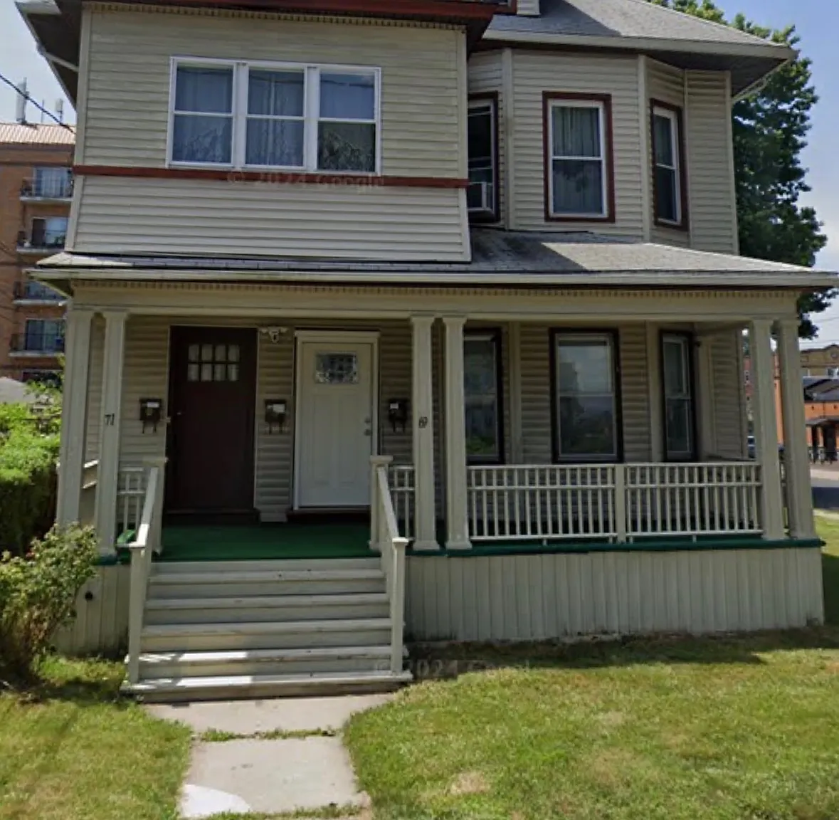 3 bed, 1.0 bath, 1200 sqft, $2,100 — Photo 1
