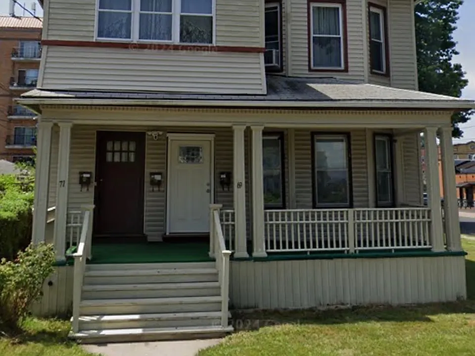 71 Campfield Ave #2