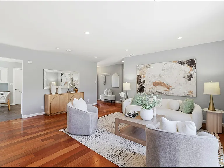 3490 Flora Vista Ave — Photo 5