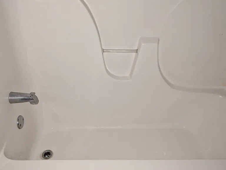 120 Scarborough Rd — Photo 9