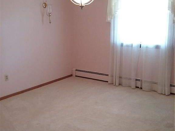 4th image of 1108 Hickory St