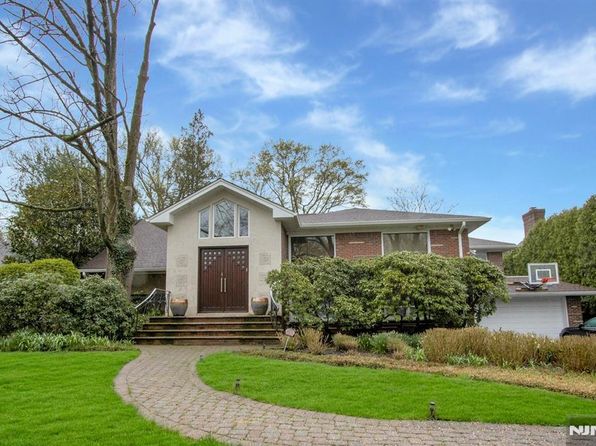 278 Fountain Rd, Englewood, NJ 07631