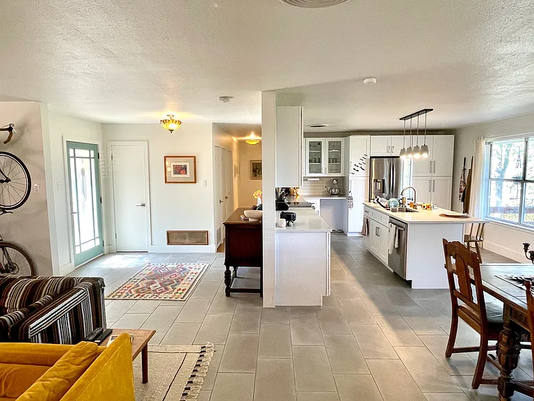 800 Dale Dr — Photo 8