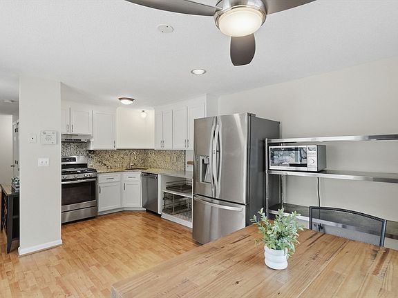 5th image of 30 Mountain Gate Rd Unit 30