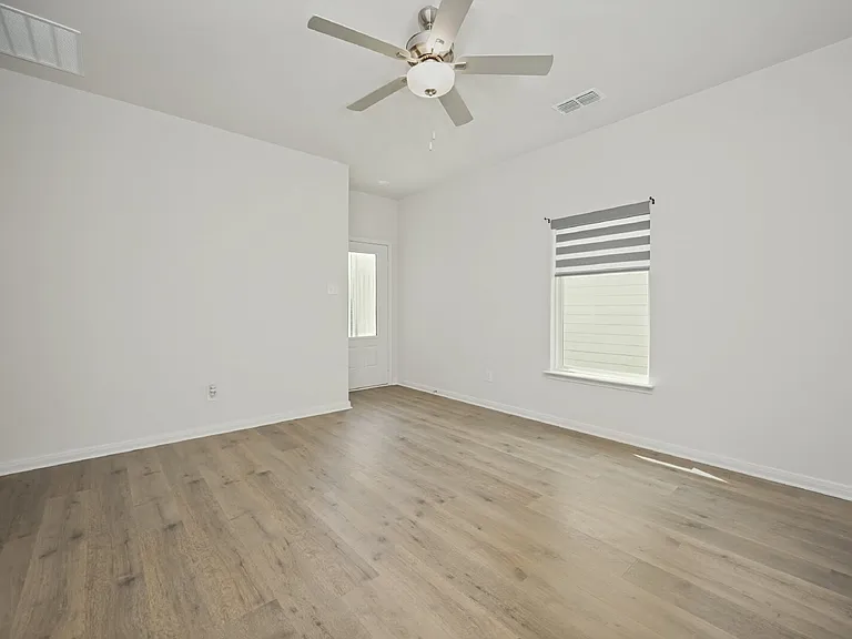 8213 White Wolf Trl — Photo 6