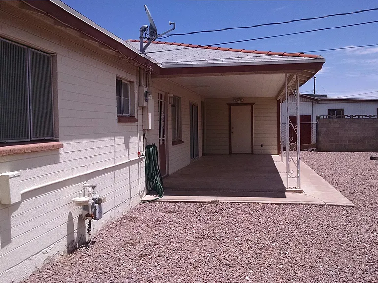1023 W 18th St — Photo 24