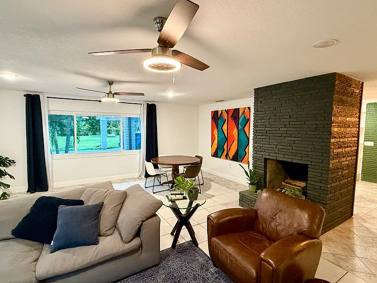 5870 N Courtenay Pkwy — Photo 5