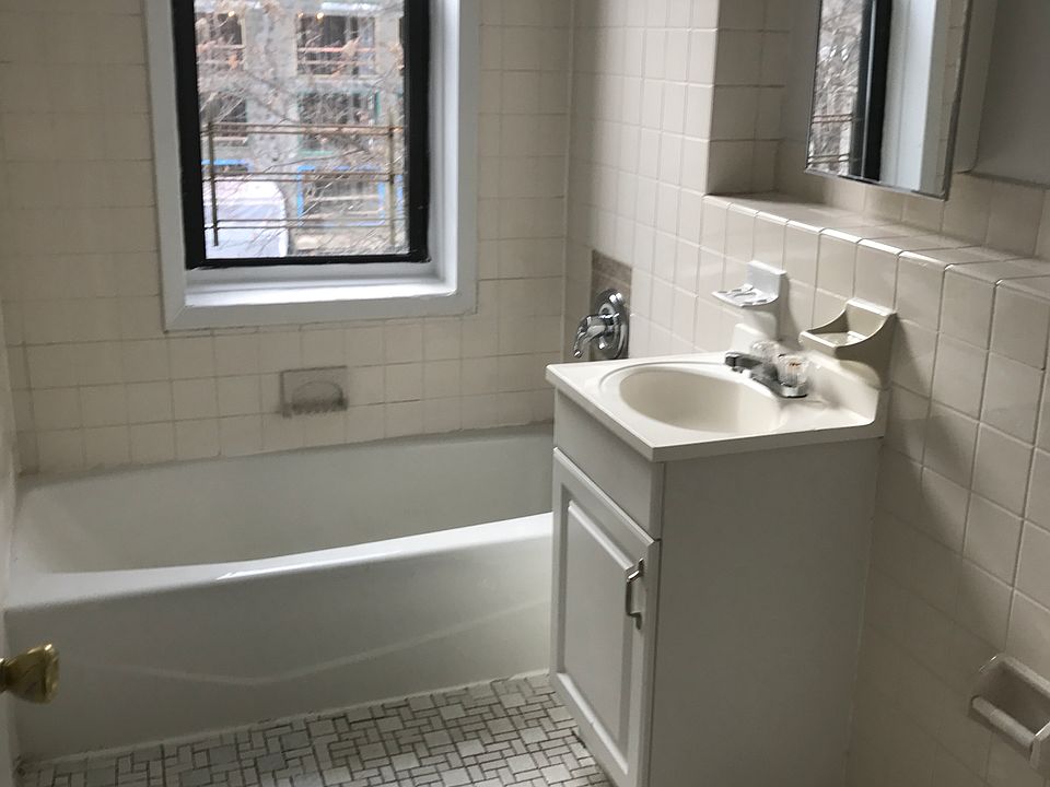 2nd image of 14 Highland Ave APT 3E
