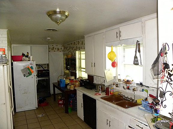 3rd image of 4122 Philco Dr