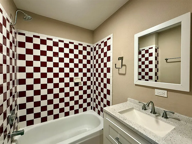 2519 Paul Quinn St — Photo 16