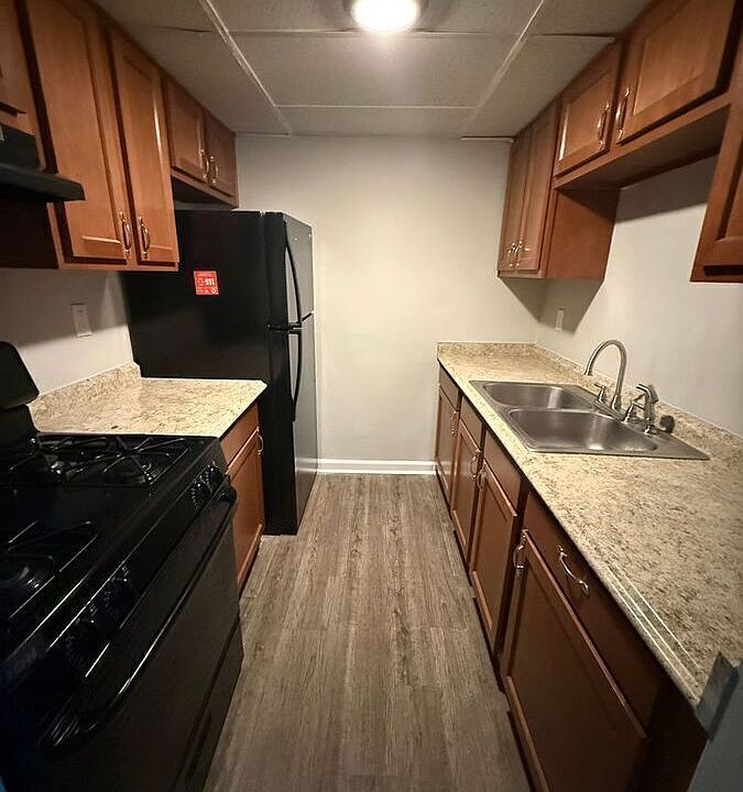 1st image of 2074 Fairmont Ct #2