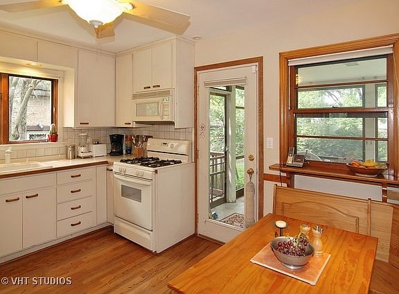 3rd image of 124 Franklin Ave