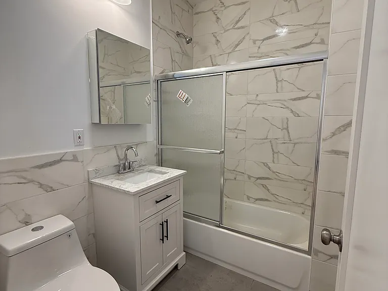 1569 Broadway #B — Photo 7