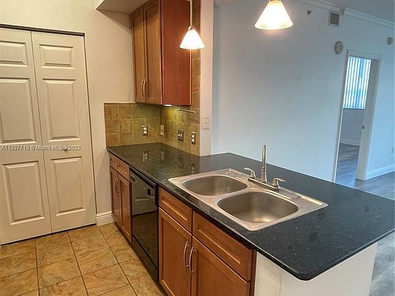 3rd image of 2000 N Bayshore Dr APT 303
