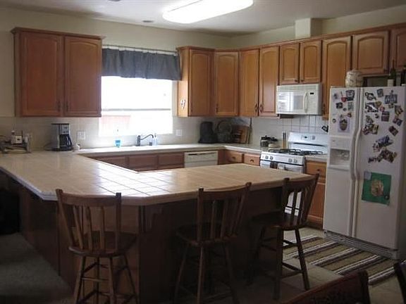 5th image of 450 Briarwood Dr
