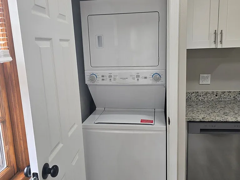 5515-5519 W Martin Dr — Photo 31
