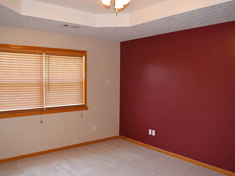 110 Dogwood Cir — Photo 32