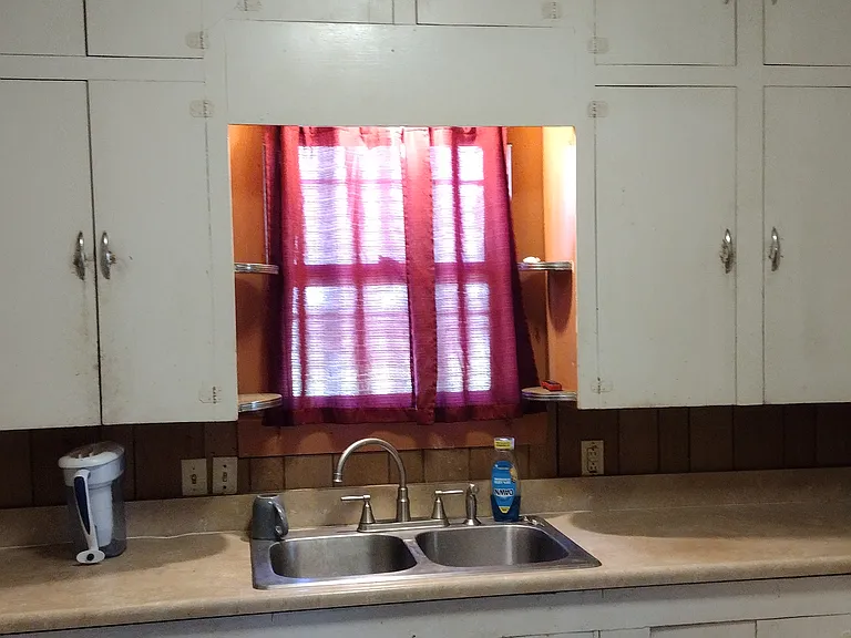 233 S Sedgwick St — Photo 4