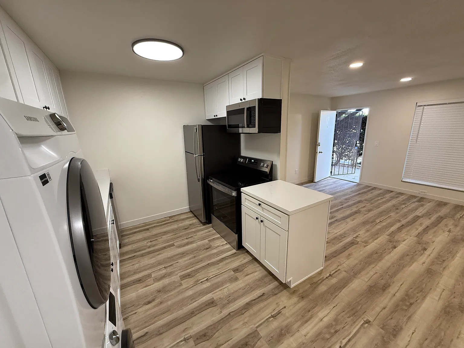 4506 Voltaire St — Photo 3