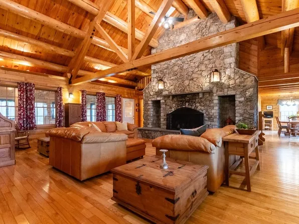 180 Sutton Ave, Oxford, MA 01540