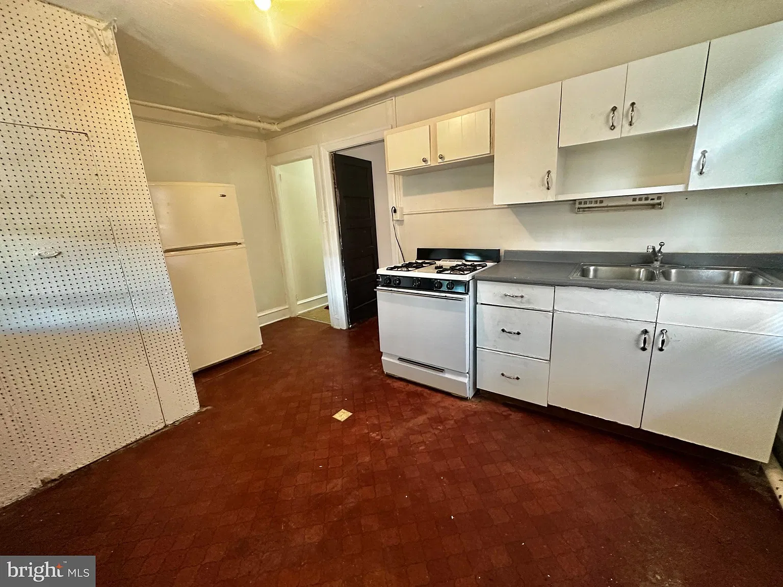 2 bed, 1.0 bath, 1100 sqft, $1,300 — Photo 4