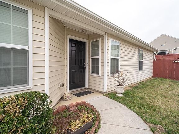 4th image of 2303 Talon Dr
