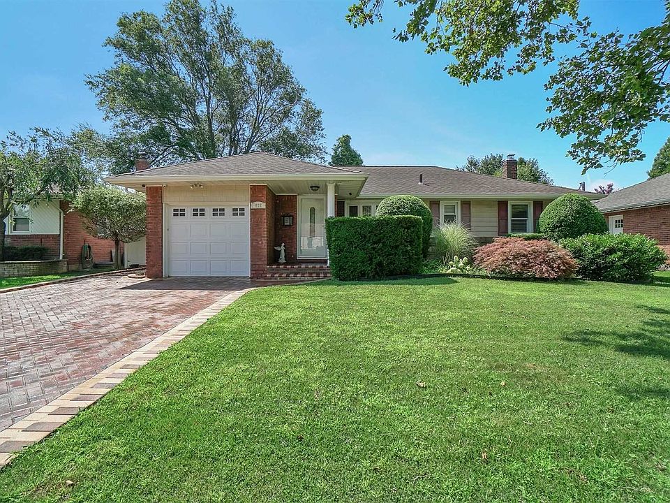 1st image of 822 Dean Dr